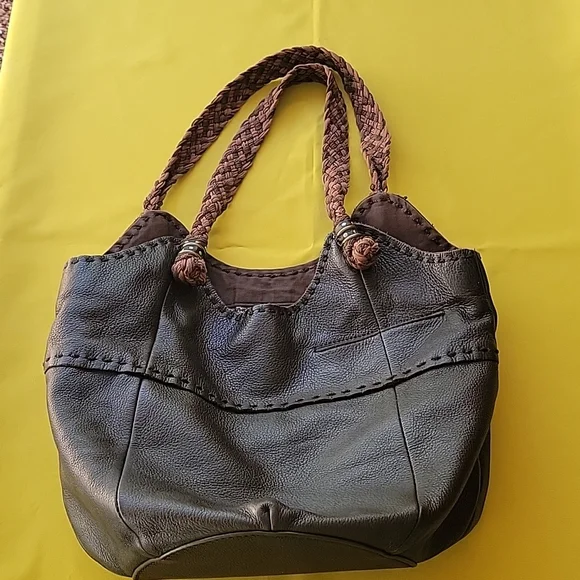The Sak lady's bucket-style shoulder bag - Picture 2 of 12